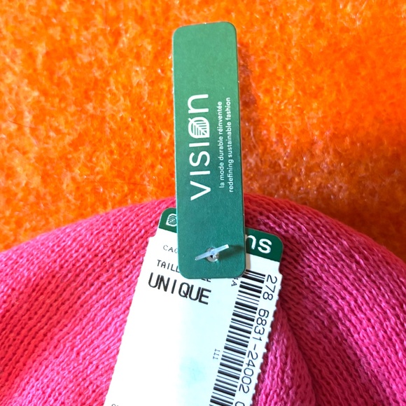 Minimalist fuchsia pink short monochrome tuque hat beanie NWT - Picture 4 of 7